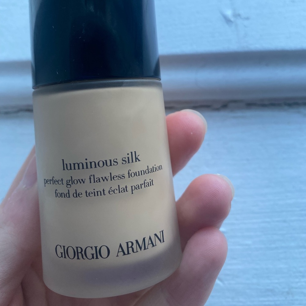 Armani Luminous Silk Foundation (used once)